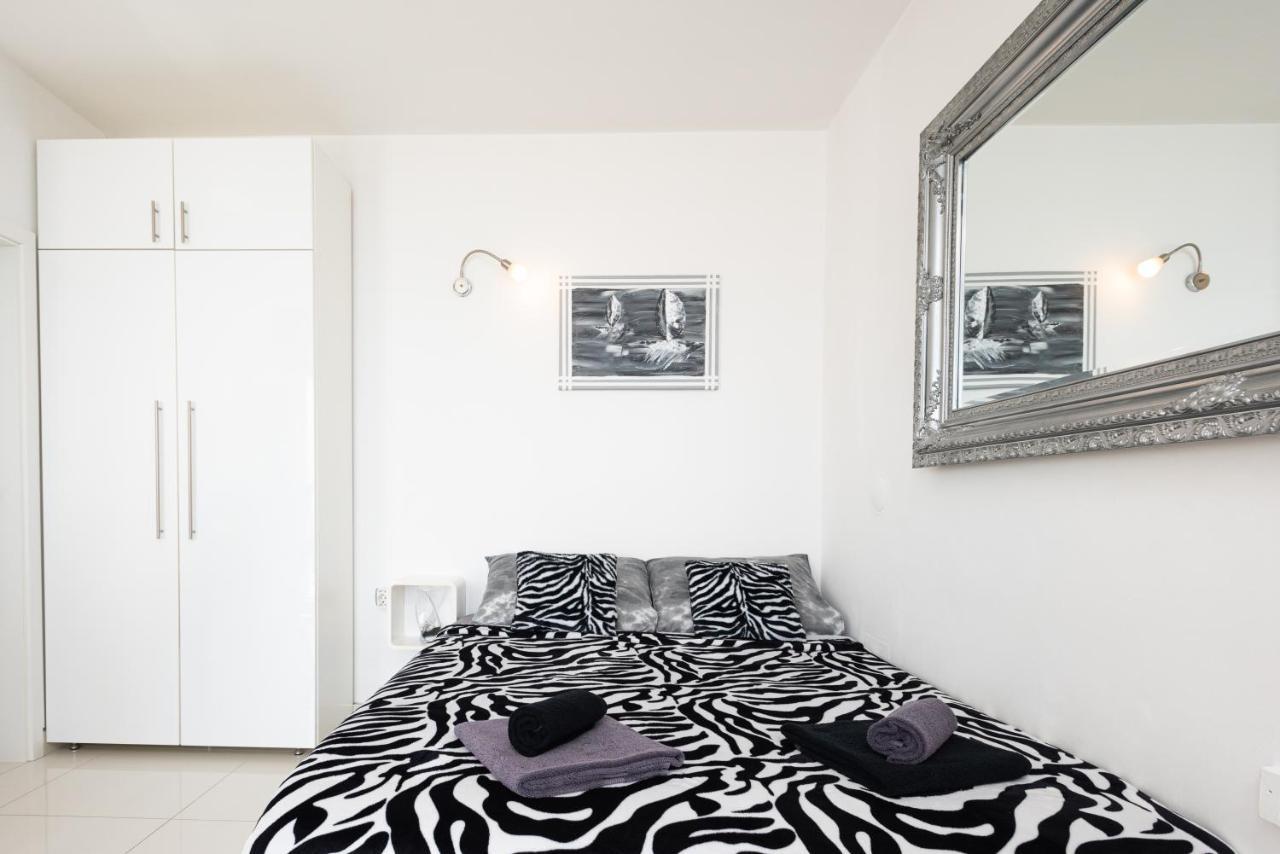 Apartments Viky Kraljevica Ngoại thất bức ảnh